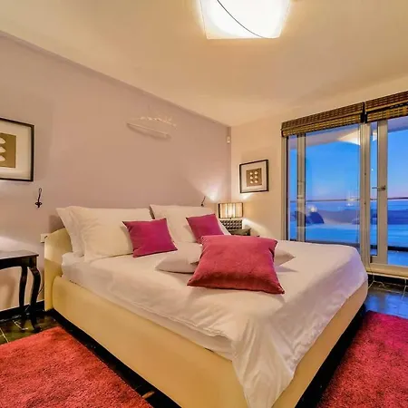 Sunset Villa *